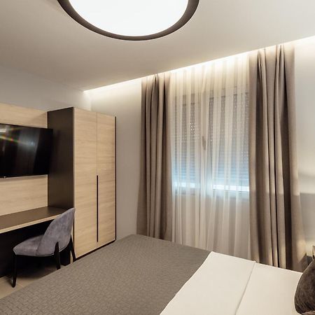 Garni Hotel Kruso Herceg Novi Exteriör bild
