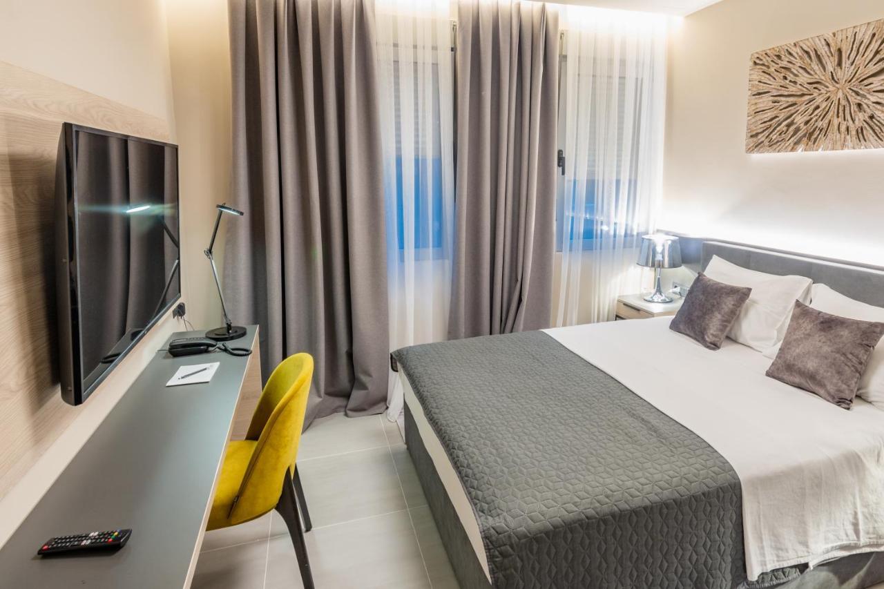 Garni Hotel Kruso Herceg Novi Exteriör bild