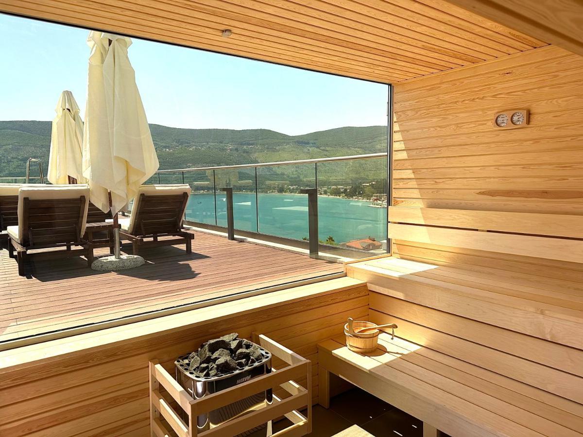 Garni Hotel Kruso Herceg Novi Exteriör bild