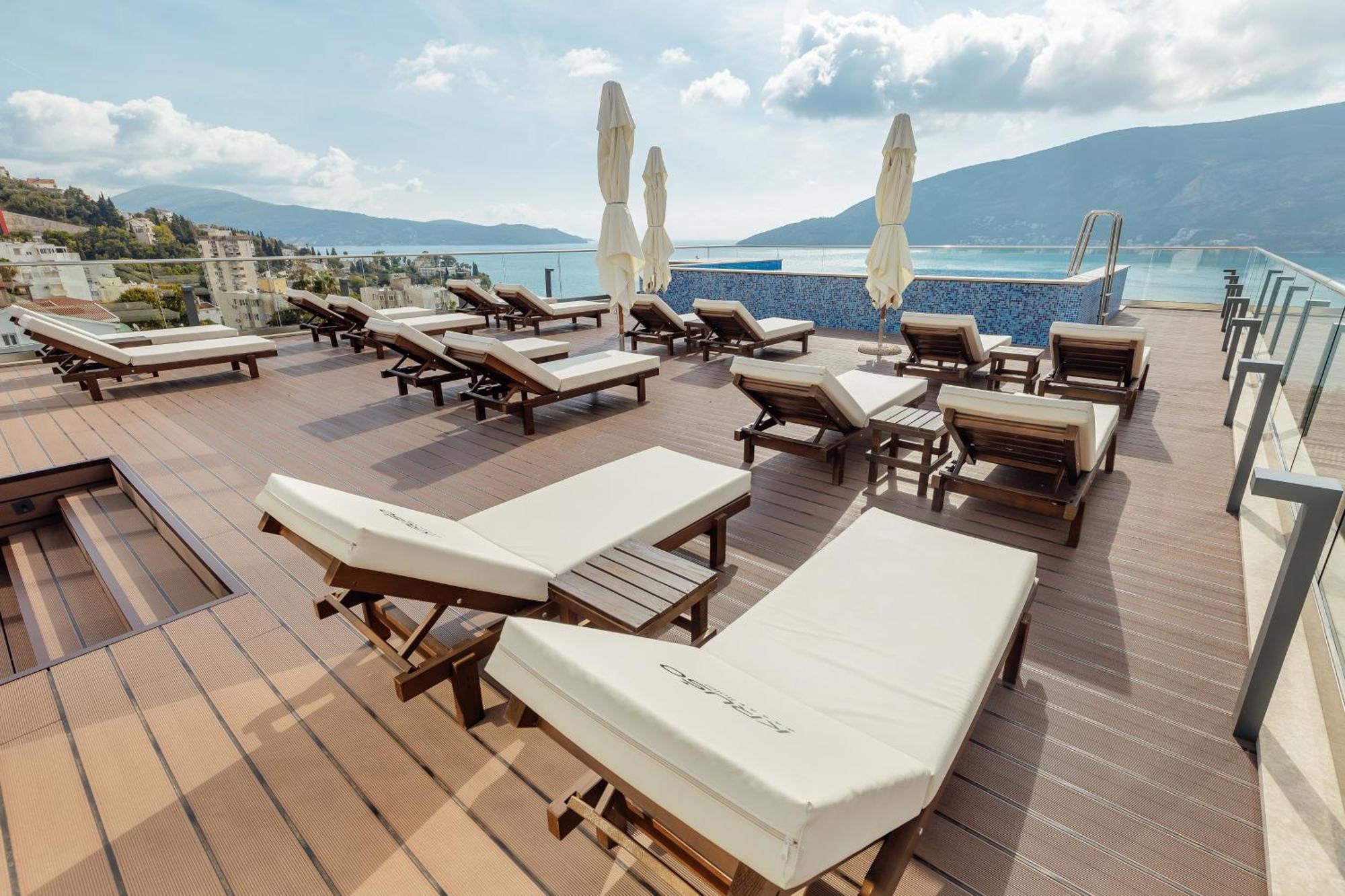 Garni Hotel Kruso Herceg Novi Exteriör bild