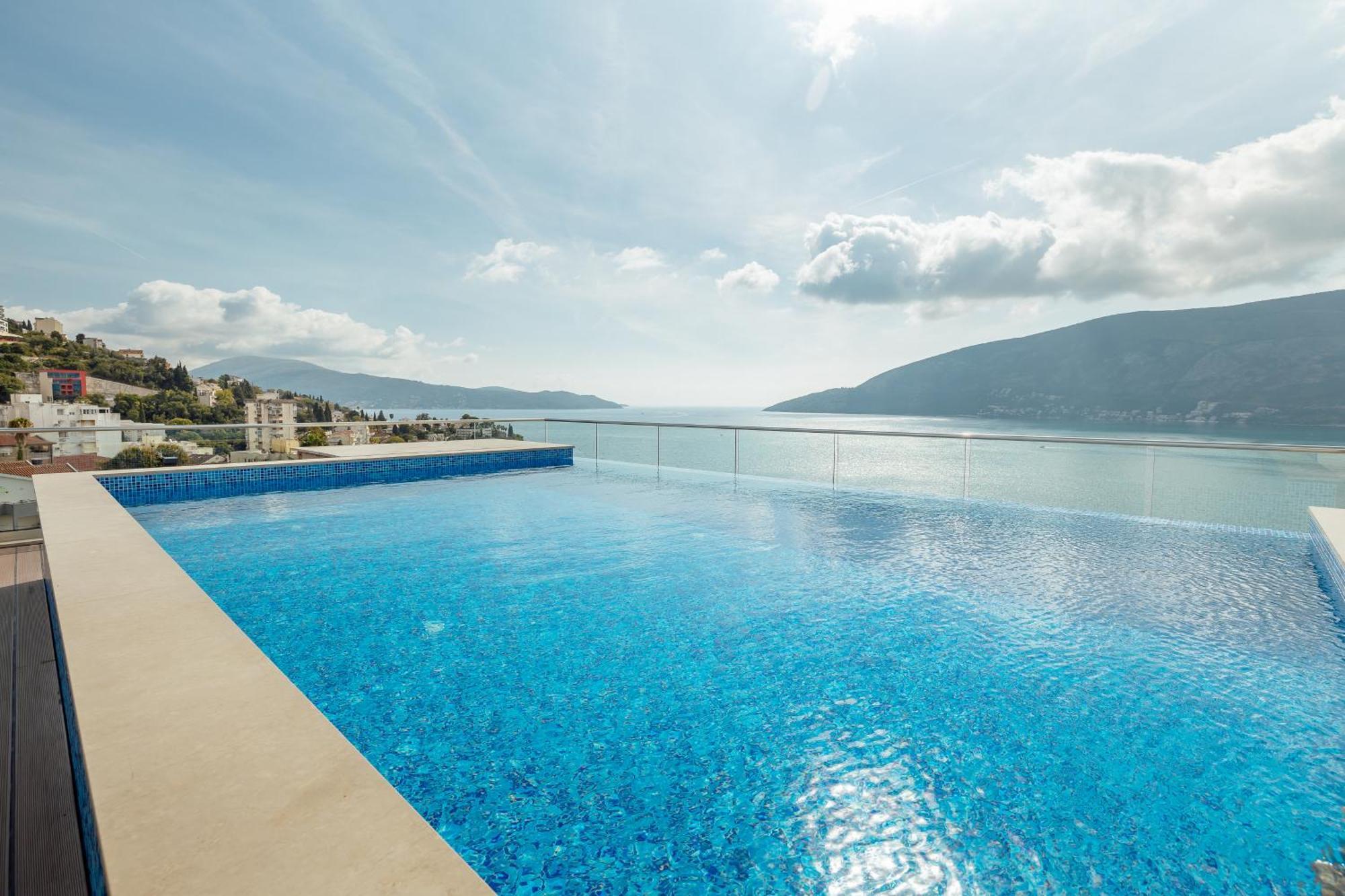 Garni Hotel Kruso Herceg Novi Exteriör bild