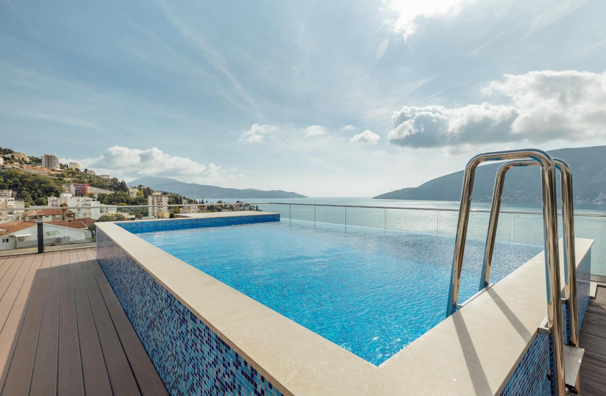 Garni Hotel Kruso Herceg Novi Rum bild